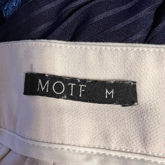 MOTF pleated ivory pants - Picture 4 of 5